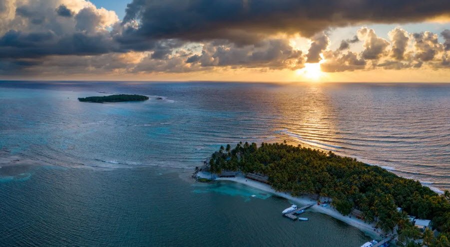 Glover’s Reef Atoll, Southern Belize, Offshore, Belize